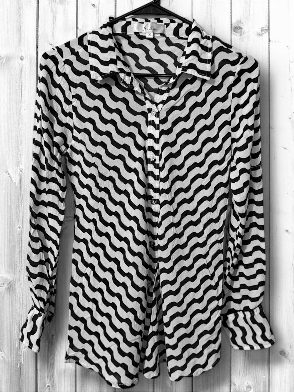🌼S. Line Black & White Wavy Stripe Button-Down Blouse